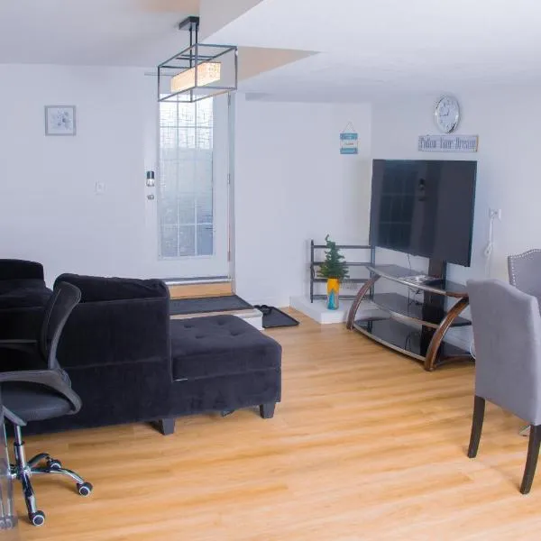 Cozy Haven 2 bedroom Basement apartment with Treated water, hotel en Londres