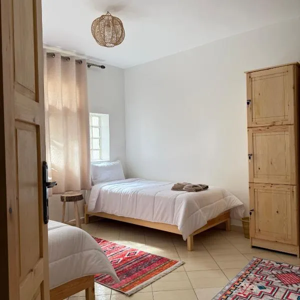 Orange Surf House, hotel v destinaci Agadir