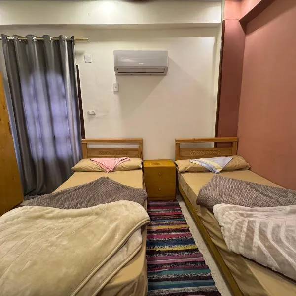 Alwaha safari hotel, hotel in Qasr Al Farafirah