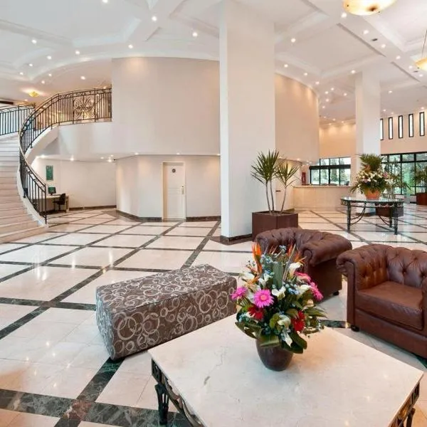 Pinheiros Flat Delux em hotel 4 star, hotel v Sao Paulu