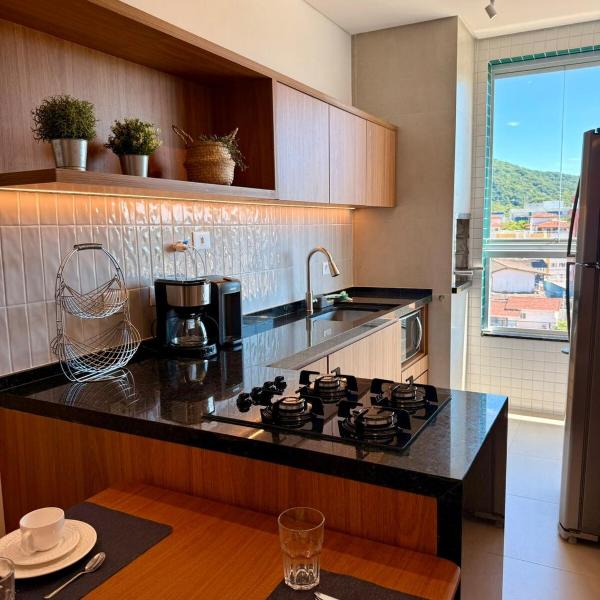 Apt Toninhas 4 min a pé até a praia, piscina, churrasqueira e ar condicionado - Foto 5