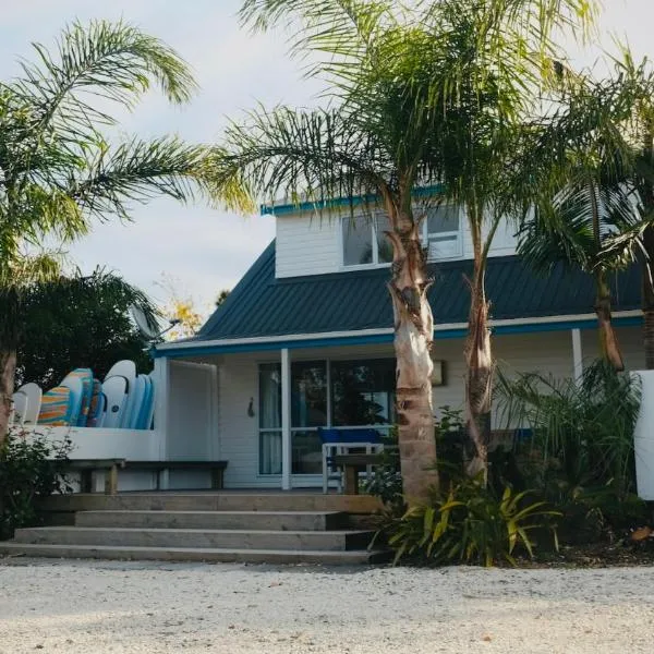 Aotearoa Surf Lodge, hotel in Mangawhai