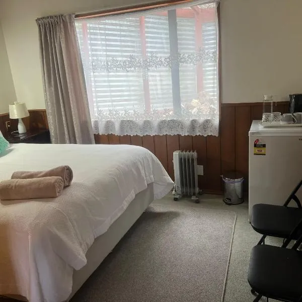 Affordable Double Room Walking Distance to Town, hotel v destinaci Queenstown