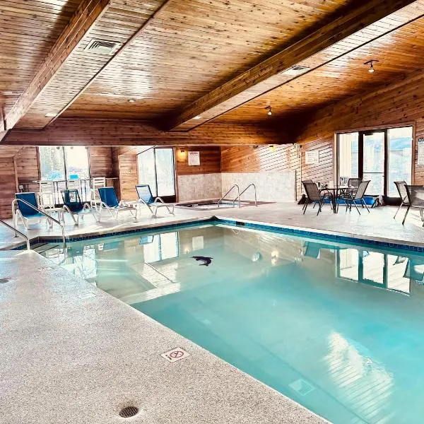 Village Inn on the Lake, hotel in Two Rivers
