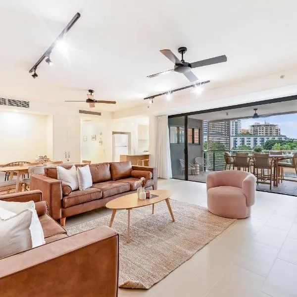 'Lady of the Lagoon' Spacious Waterfront Luxury, hotel in Darwin