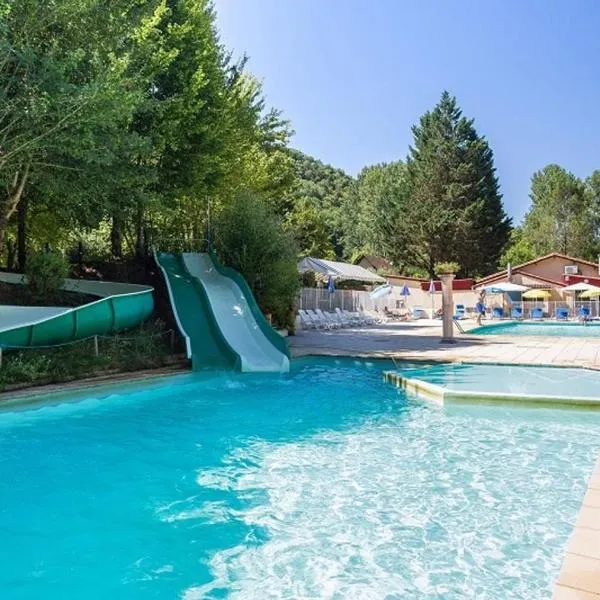 Camping maeva Escapades Les Bö-Bains, hotel v destinaci Badefols-sur-Dordogne