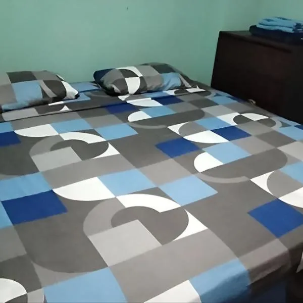 Habitación Doble para 3 o 4 personas full servicio、バレンシアのホテル