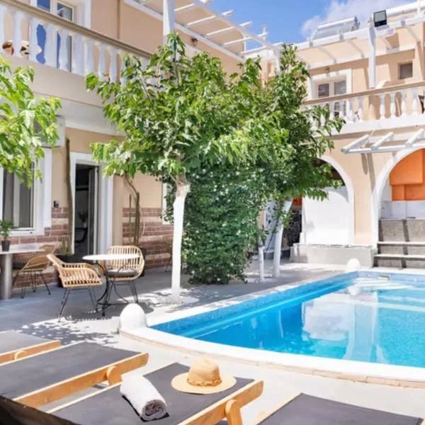 Danae Villa, hotell i Fira
