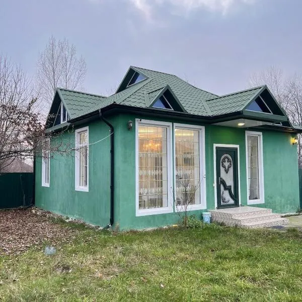 Cozy Green House in Qabala, hotel v destinaci Vǝndam