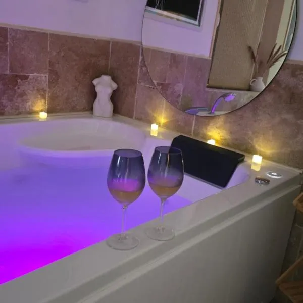 Loveroom&Spa L'instant d'évasion, hotel in Lampaul-Plouarzel