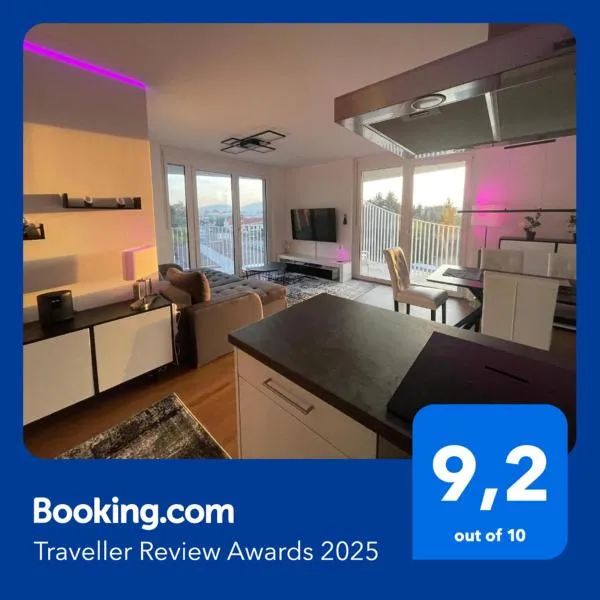 Luxusapartment mit 40 qm Terrasse, E-Parkplatz und Parkplatz, hotel ve uŠtýrském Hradci