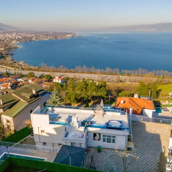 WHİTE ROSE VİLLA Jakuzili ve Isıtma Havuzlu, hotel v destinaci Sapanca