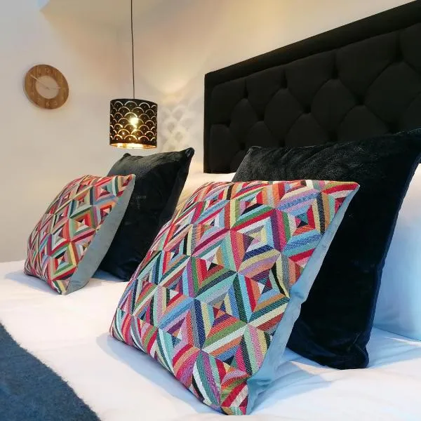 1 bedroom suite in Holt with parking, hotel v destinaci Holt