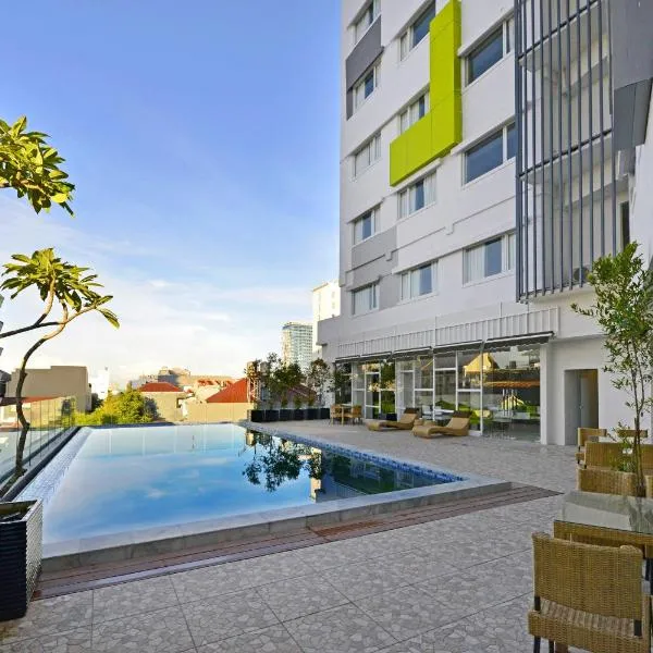 Whiz Prime Hotel Hasanuddin Makassar, viešbutis mieste Makasaras