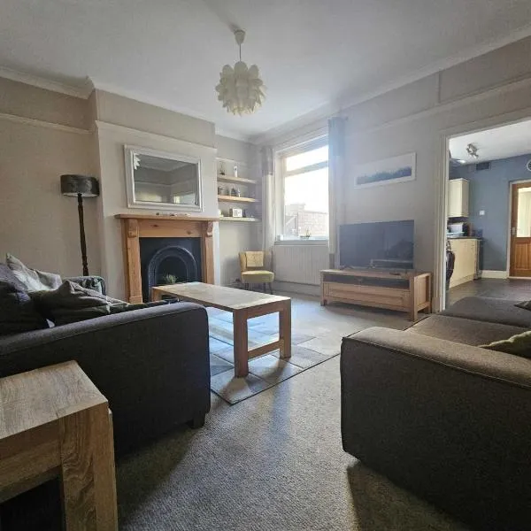 Bee Accommodations - Leicester Home, hotel in Leicester