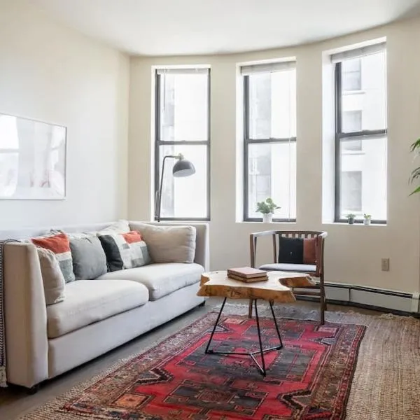 Classic Downtown Loft Style Apartment، فندق في بوسطن