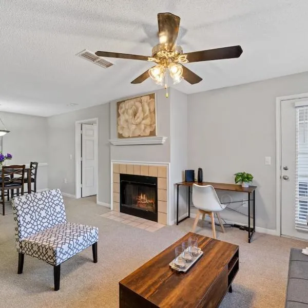 Cozy 2BR Athens Retreat Near UGA and Downtown, ξενοδοχείο στην Αθήνα