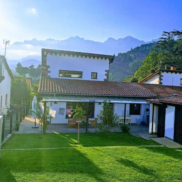 Frente a los Picos de Europa, hotel in Potes