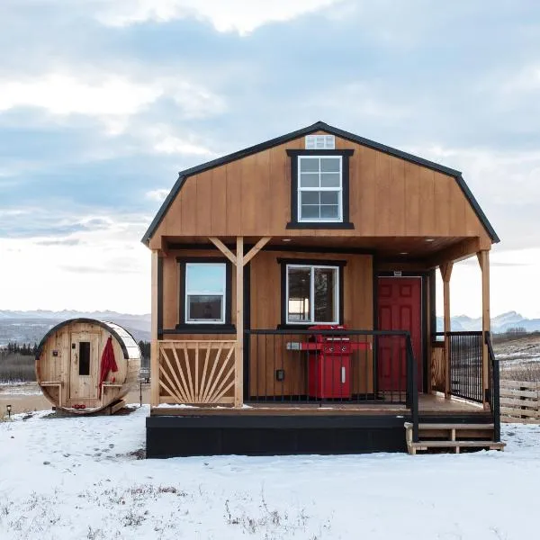 Quiet Country Cabin, hotel in Waiparous Village