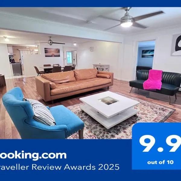 Modern and spacious villa close to NYC/Brooklyn/Queens/Garden City, hotel v destinaci Westbury