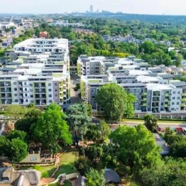 Luxury Edenberg apartment in Rivonia, Sandton, hotelli kohteessa Johannesburg