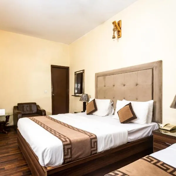 Rose Palace Hotel, Liberty, hotel v destinaci Lahore