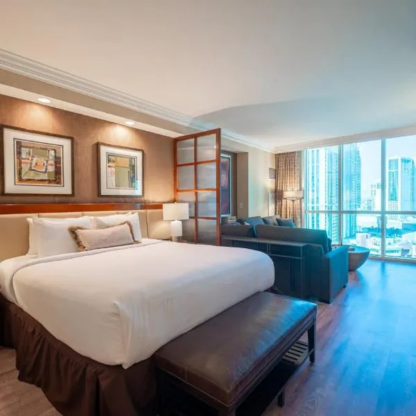 No Resort Fee Strip View Suite + Free Valet+ Pool, hotel en Las Vegas