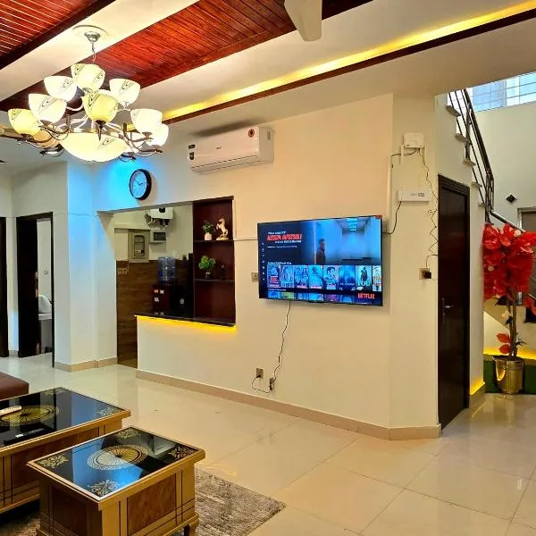 Opulent 5-BHK Entire House in Bahria Town Phase 3, hotel in Rawalpindi
