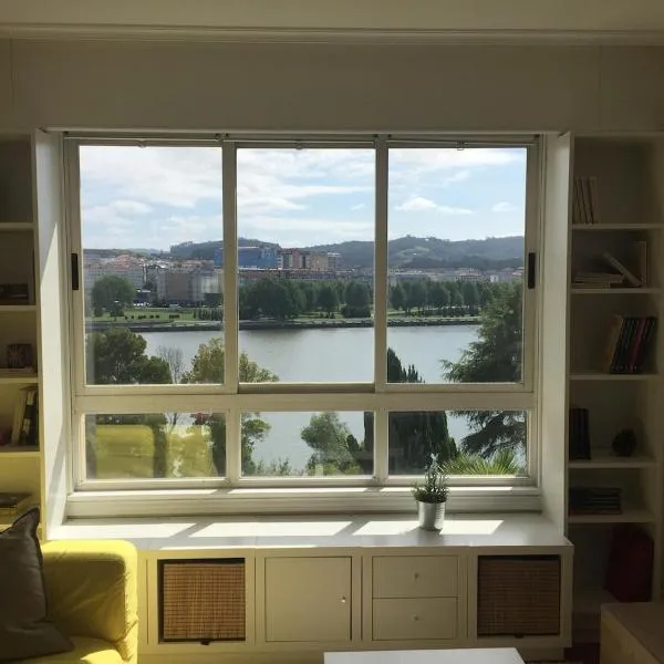 Apartamento luminoso con vistas a la ría, hotel in Cambre