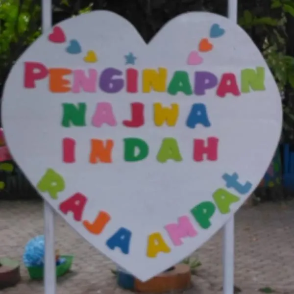 Penginapan Najwa Indah, hotel v destinaci Saonek