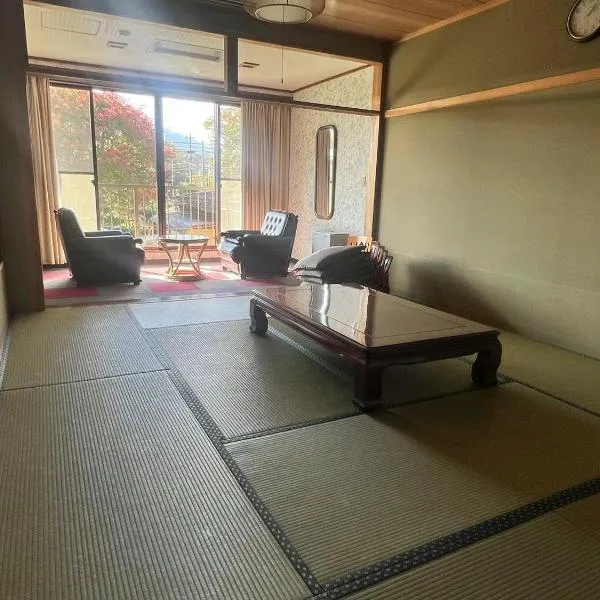 令德湖畔山荘、山中湖村のホテル