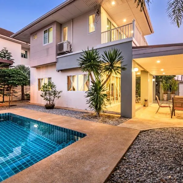 Grande Pool Villa BBQ&Pool party: Bang Sare şehrinde bir otel