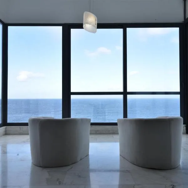 XL Seafront Home in Sliema, hotel v destinaci Sliema