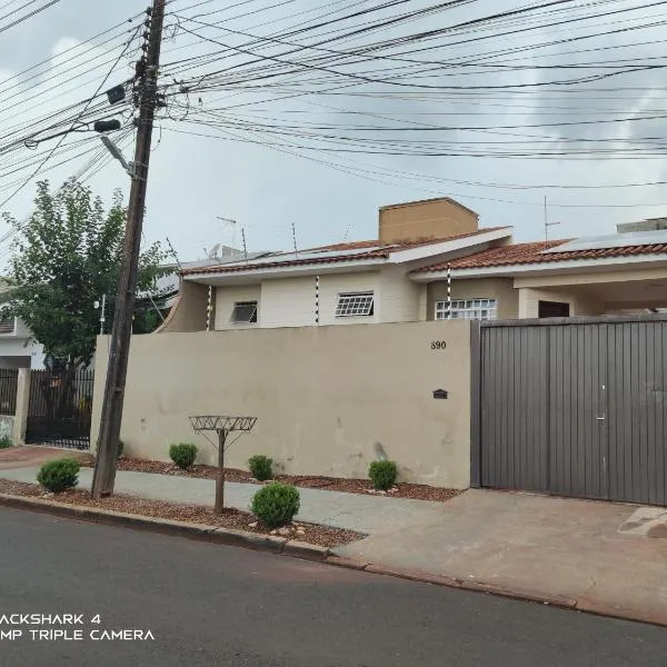 Casa Térrea 3 quartos, sendo 1 suíte Maringá, hotel v destinaci Maringá
