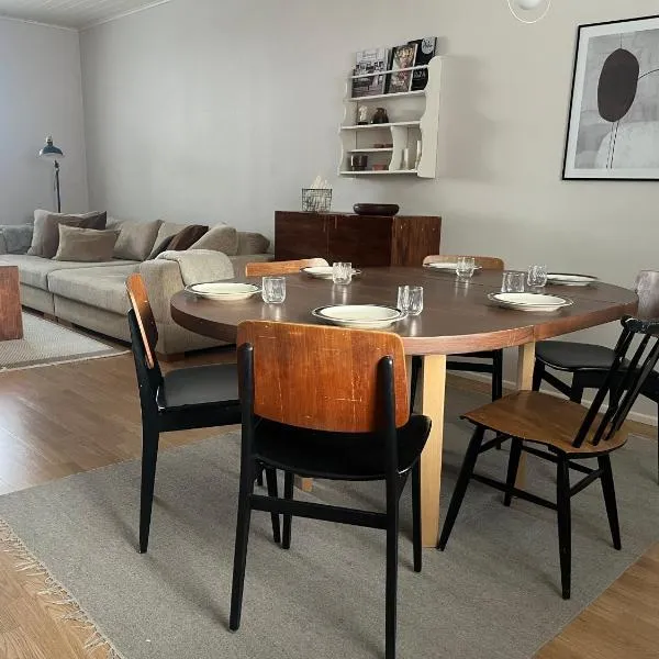 Kaunis huoneisto keskellä Vuokattia, hotel em Vuokatti
