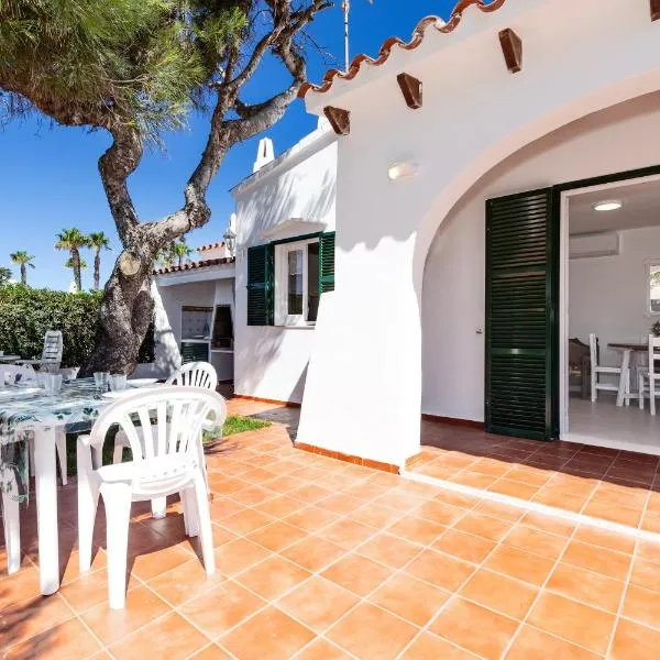 Casa Joana Cap d'Artrutx, hotel in Cala'n Bosch