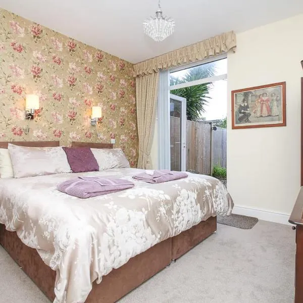 The Beach House Luxury Rooms Weston Super Mare, hotel in Weston-super-Mare