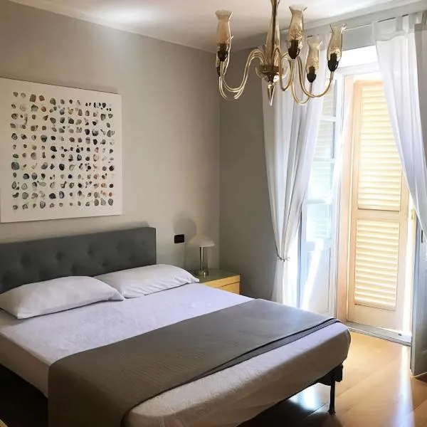 Azzurra Beach Apartment, hotel v destinaci Verbania