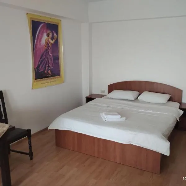 Ananda House, hotel in Ciofliceni