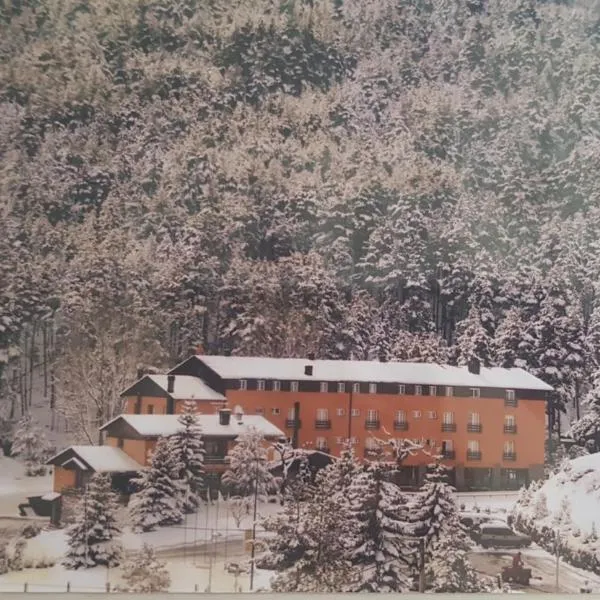 Viesnīca FINCA RUSTICA RB La Molina pilsētā Lamolina