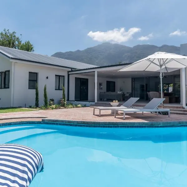 Maison la Bruyere, 4 bedroom villa - pool, airco & hottub, hotel in Franschhoek