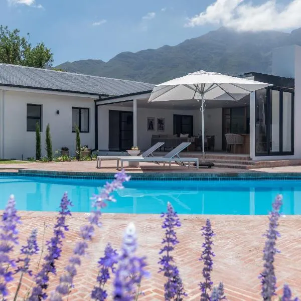 Maison la Bruyere, 8p villa - heated pool, airco & hottub, hotel in Franschhoek
