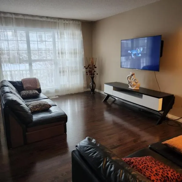 Cozy Luxury House, hotel v destinaci Edmonton