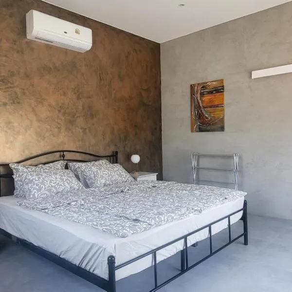Sunset Homestay, hotel v destinaci Ča Am