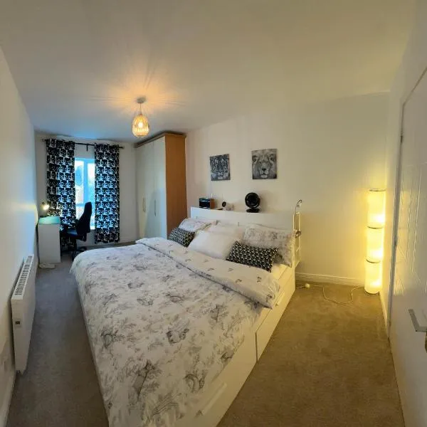 Spacious En-suite Room, hotel di Clondalkin