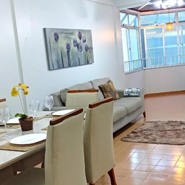 Apto 120m, 3Q com Suíte, 1 Rua da Praia do Morro, Wi-fi, hotel in Guarapari