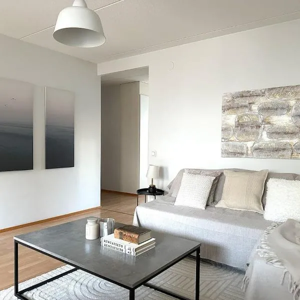 3BR w balconies and private sauna, hotel in Helsinki