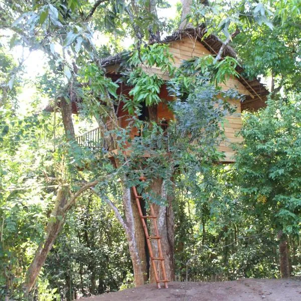 Tree House-Midigama, hotel a Weligama