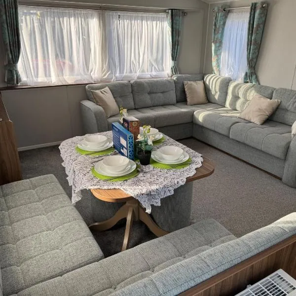 Berwick-upon-Tweed - Caravan - Sleeps 6 - Parking、ベリック・アポン・トゥィードのホテル