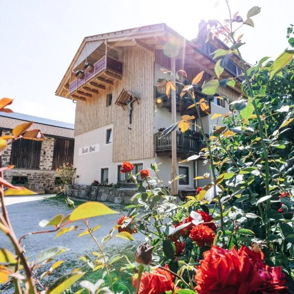 Koflhof Urlaub auf dem Bauernhof, hotel in Aldino